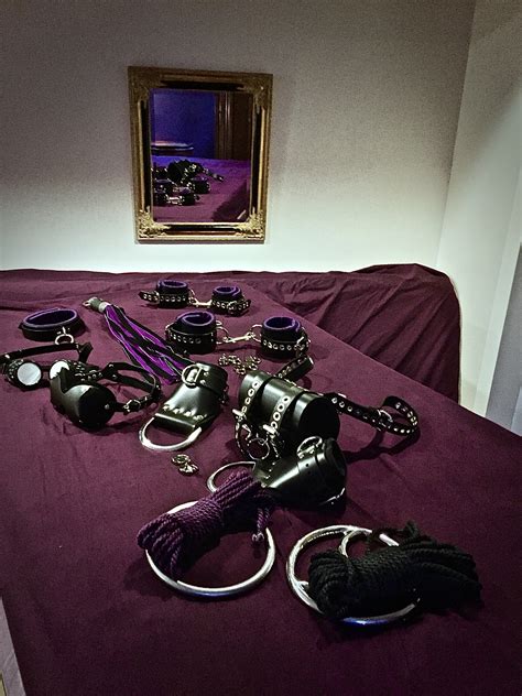 InnThrall – Your Kinky B&B – Private, Sex.